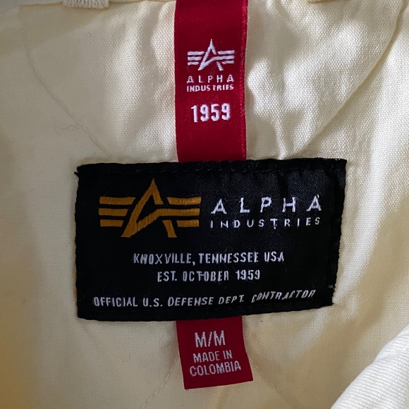 Alpha Industries Quilted Jacket Off-White Military Style | Size M | NWT - Picture 3 of 7